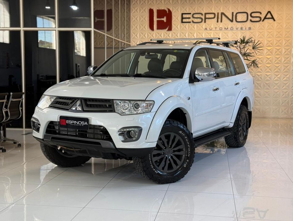 Mitsubishi Pajero HPE 3.2 4x4 T.I. Dies. 5p Aut.