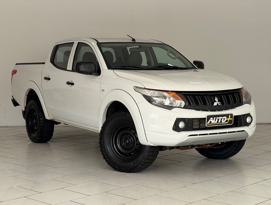 Mitsubishi L200 Tri. Outd. GLX 2.4 CD 4x4 Die. Mec.