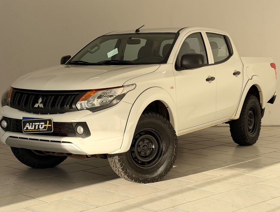 Mitsubishi L200 Tri. Outd. GLX 2.4 CD 4x4 Die. Mec.
