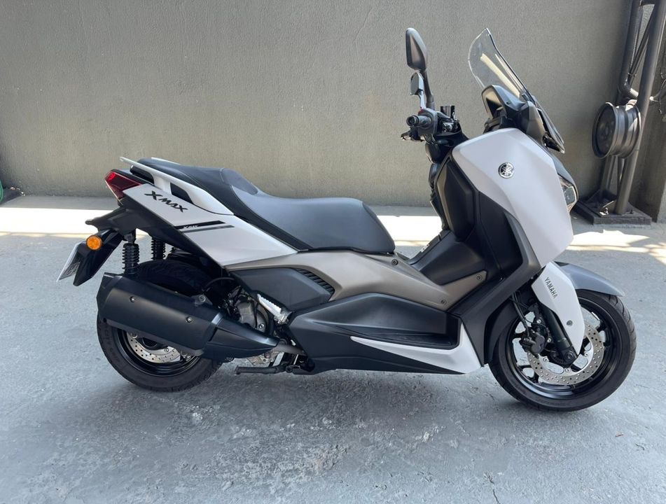 YAMAHA XMAX 250 CONNECTED 