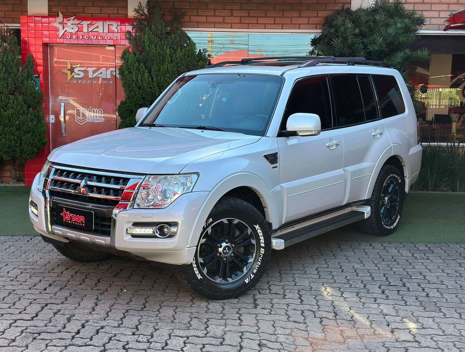 Mitsubishi Pajero HPE Full 3.2 4x4 T.I.Dies. 5p Aut
