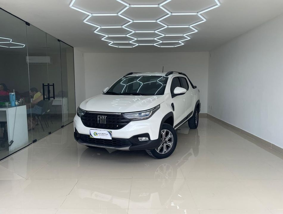 Fiat Strada Volcano 1.3 Flex 8V CD