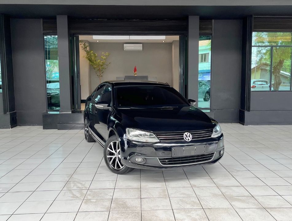 VolksWagen JETTA Comfortline 2.0 T.Flex 8V 4p Tipt.