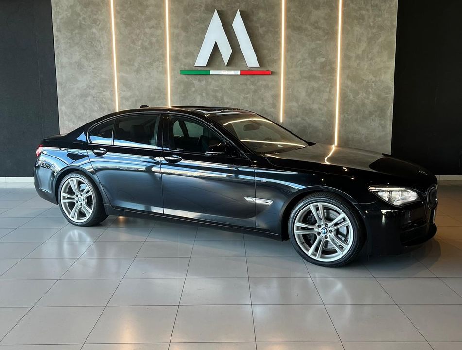 BMW 750i M Sport Sedan 4.4 V8 450cv Aut.
