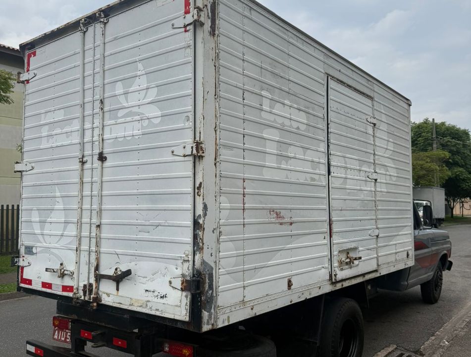 Ford F-1000 S. S. Diesel / S.S. Diesel Turbo