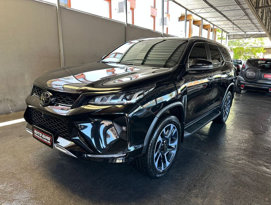 Toyota Hilux SW4 Diamond 2.8 TB 4x4 Die. Aut.