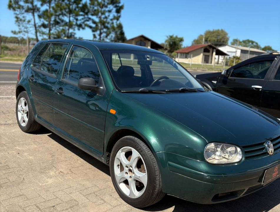 VolksWagen Golf 2.0/ 2.0 Mi Flex Comfortline Aut.