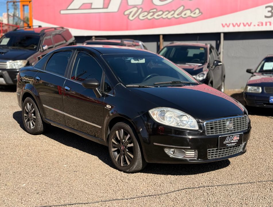 Fiat LINEA ESSENCE Dualogic 1.8 Flex 16V 4p