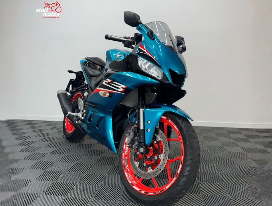 YAMAHA YZF R-3 321/ABS