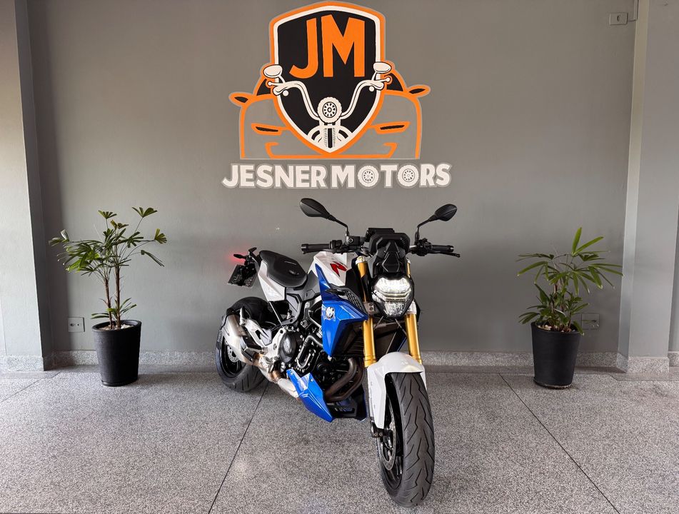 BMW F 900 R Sport Plus