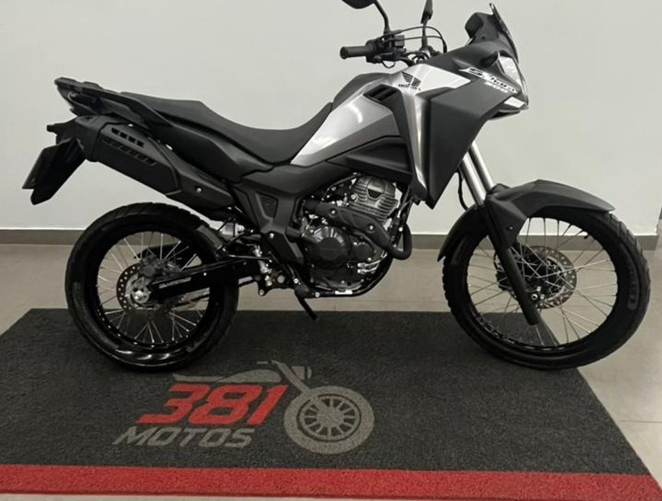 Honda XRE 300 SAHARA