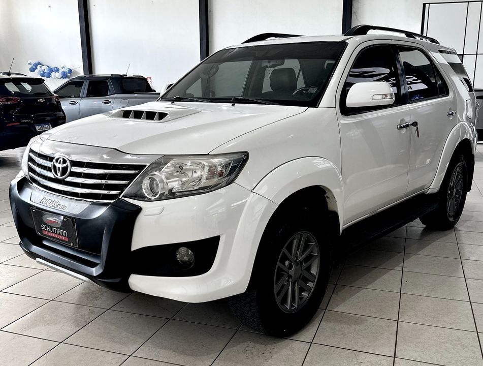 Toyota Hilux SW4 SRV D4-D 4x4 3.0 TDI Dies. Aut