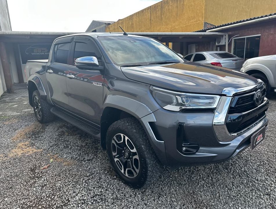 Toyota Hilux CD SRX Plus 4x4 2.8 TDI Die. Aut.