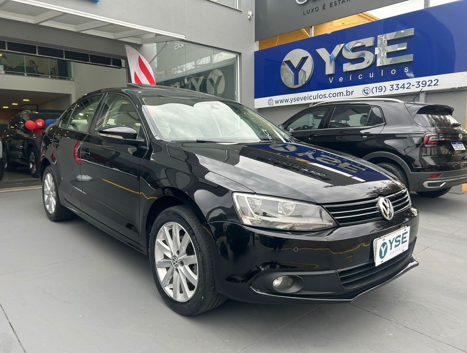 VolksWagen JETTA Comfortline 2.0 T.Flex 8V 4p Tipt.