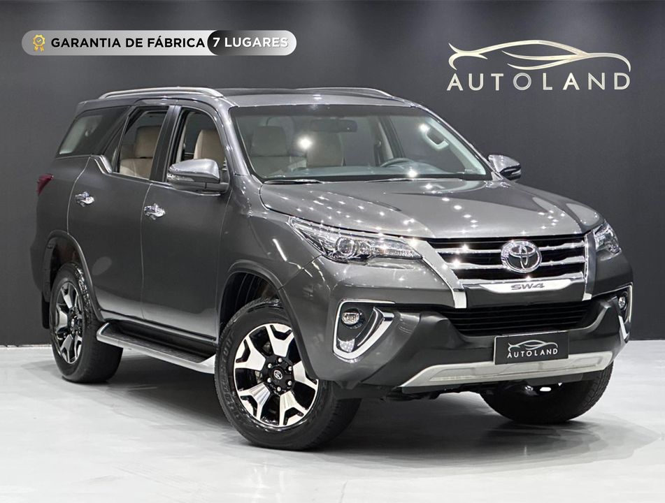 Toyota Hilux SW4 SRX Diamo. 4x4 2.8 TB Die Aut.
