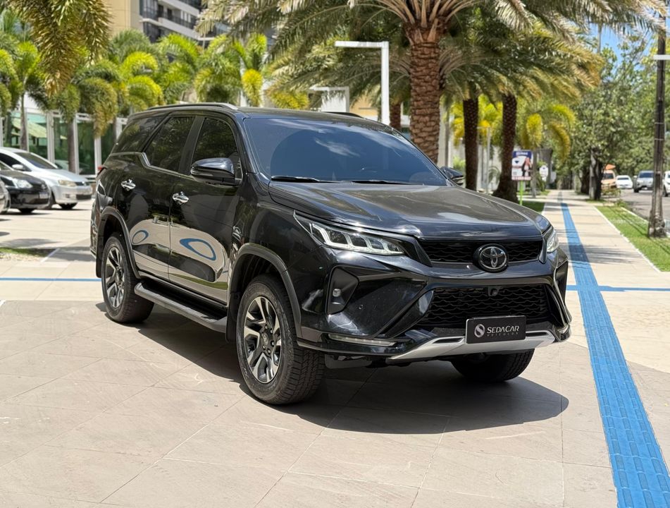 Toyota Hilux SW4 Diamond 2.8 TB 4x4 Die. Aut.