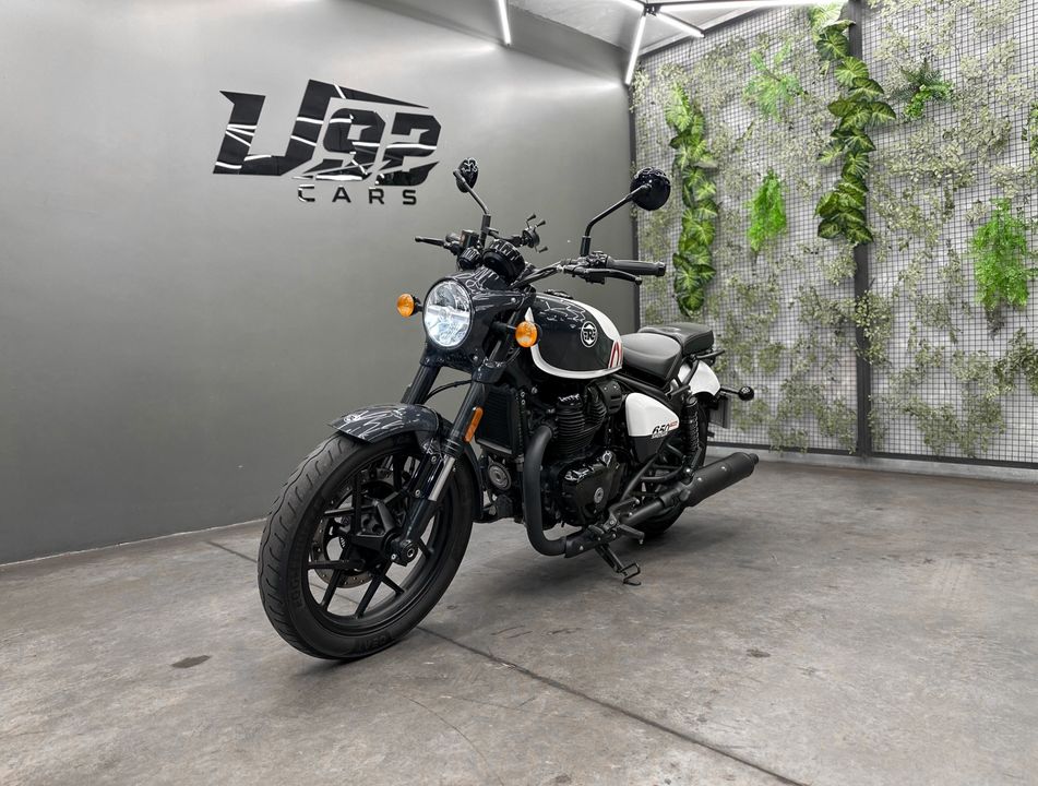 Royal Enfield Shotgun 650 Mid