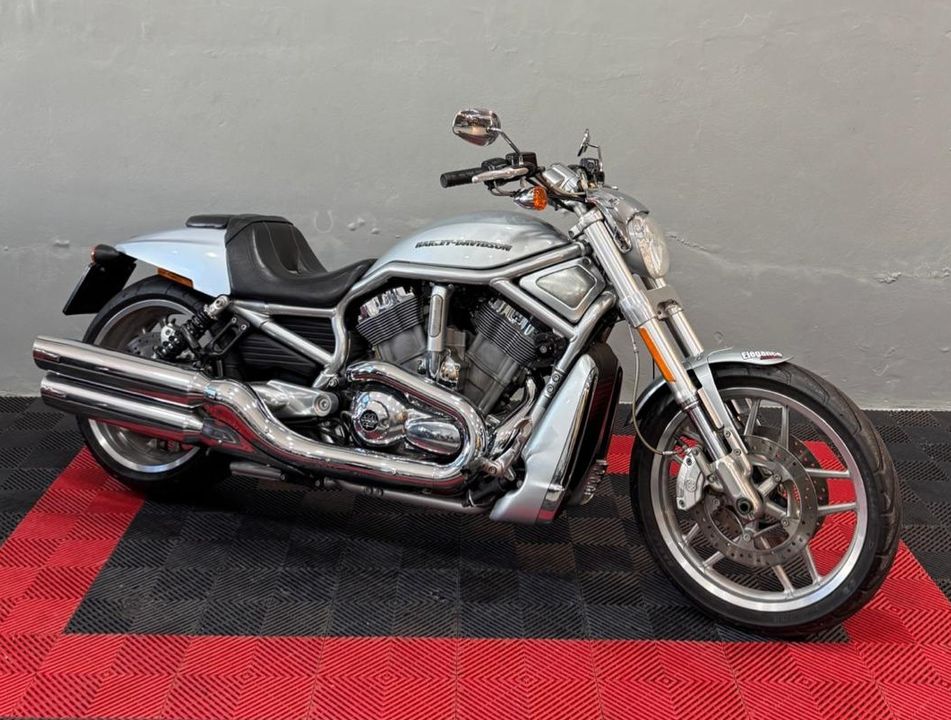 Harley V-ROD 10th ANNIVERSARY EDITION VRSCDX