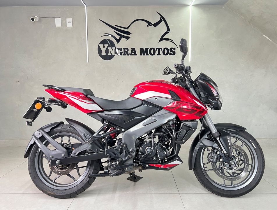 BAJAJ DOMINAR 160