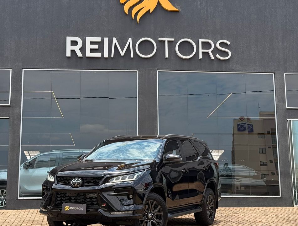 Toyota Hilux SW4 GRS 2.8 TB 4x4 Diesel Aut.