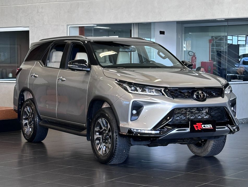 Toyota Hilux SW4 Diamond 2.8 TB 4x4 Die. Aut.