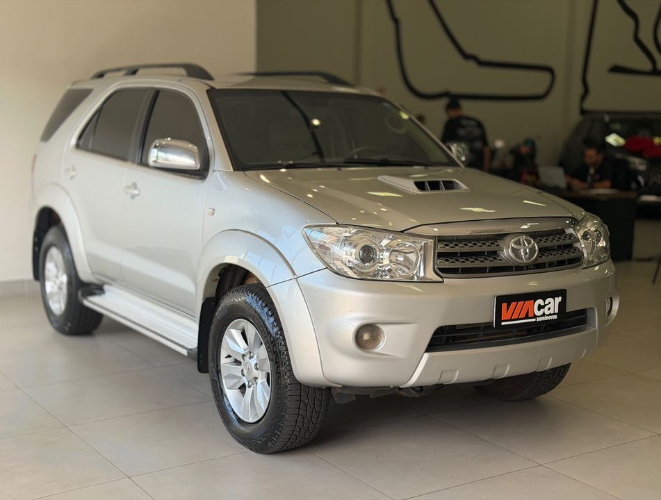 Toyota Hilux SW4 SRV D4-D 4x4 3.0 TDI Dies. Aut