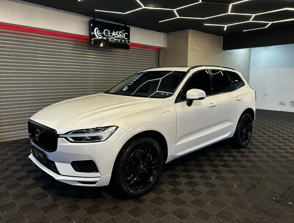 Volvo XC60 2.0 T8 HYBRID MOMENTUM AWD GEARTRONIC