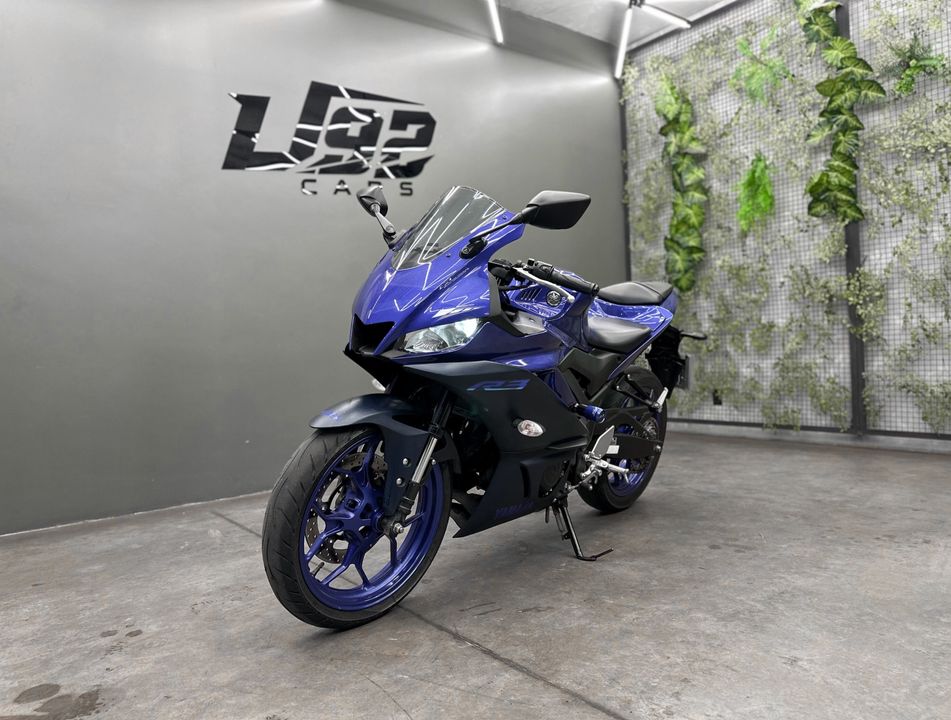 YAMAHA YZF R-3 321/ABS