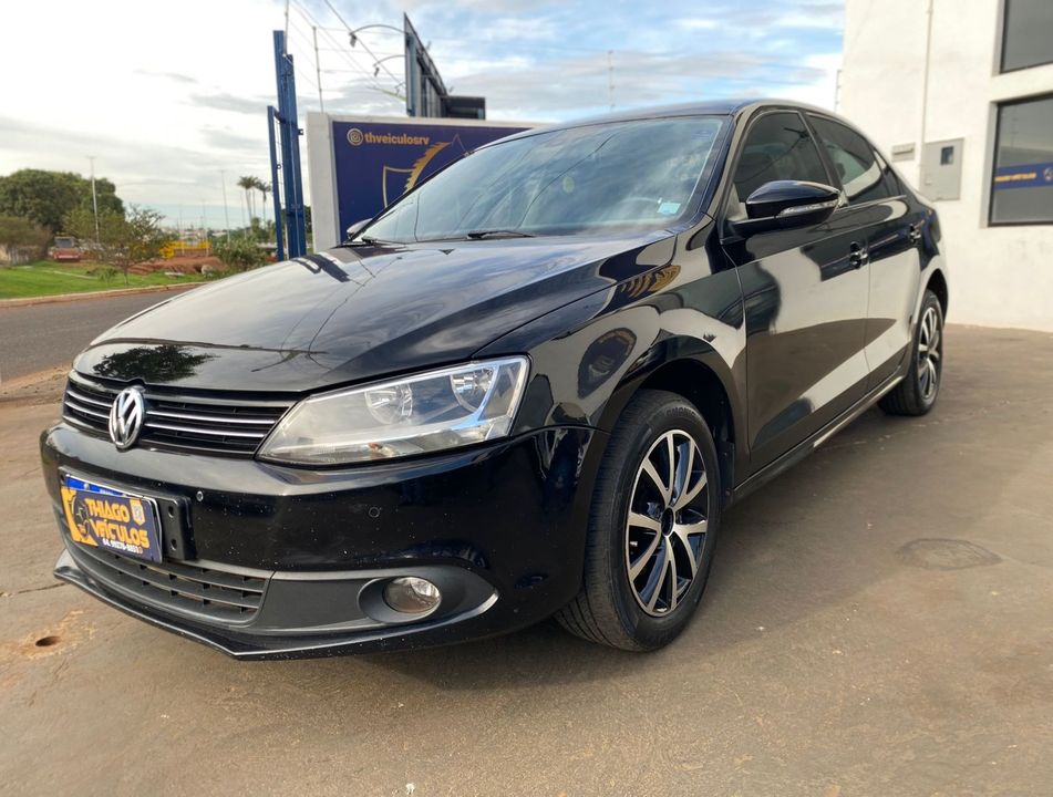 VolksWagen JETTA Comfortline 2.0 T.Flex 8V 4p Tipt.