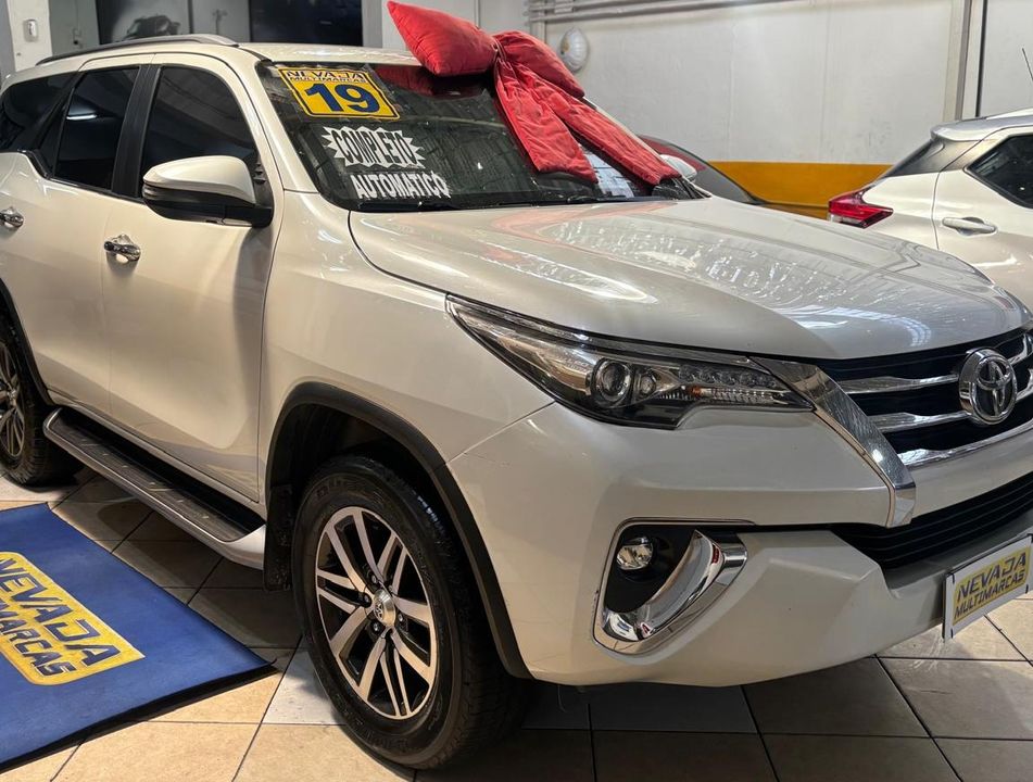 Toyota Hilux SW4 SRX 4x4 2.8 TDI 16V Dies. Aut.