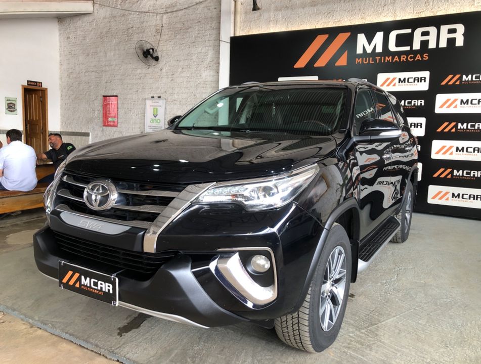 Toyota Hilux SW4 SRX 4x4 2.8 TDI 16V Dies. Aut.