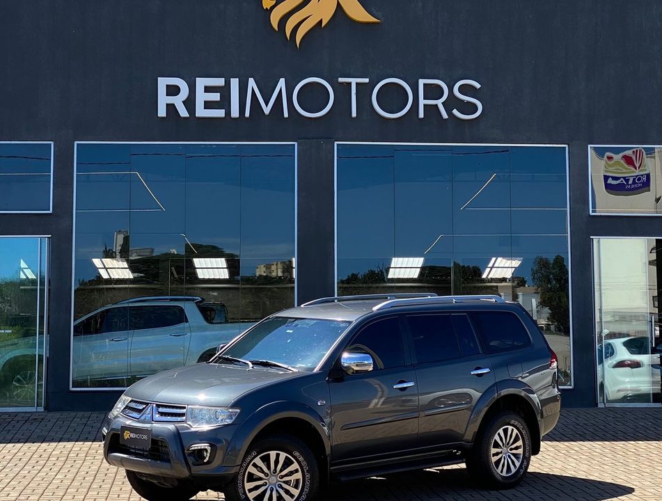 Mitsubishi Pajero HPE 3.2 4x4 T.I. Dies. 5p Aut.