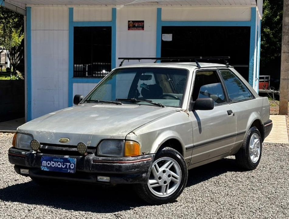 Ford Escort GL 1.6i / 1.6