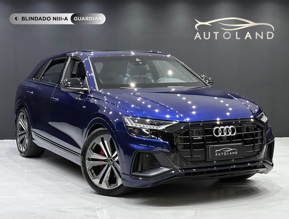 Audi Q8 Perf.Black 3.0 TFSI Quat. S-tr/(Híb.)