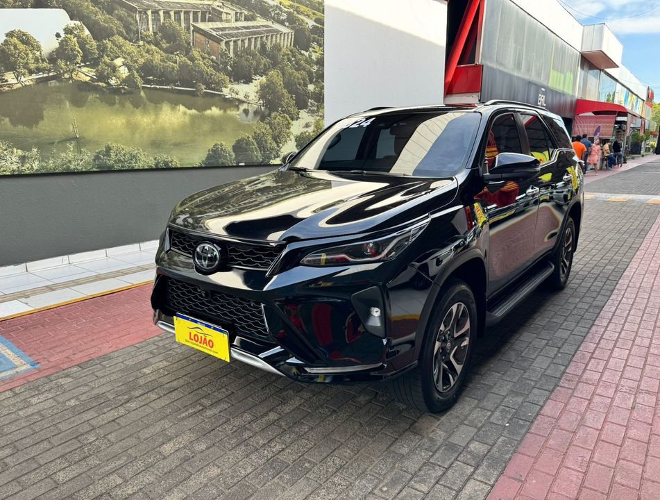 Toyota Hilux SW4 SRX 4x4 2.8 TDI 16V Dies. Aut.