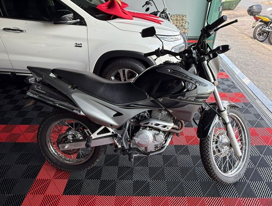 HONDA NX-4 FALCON 400