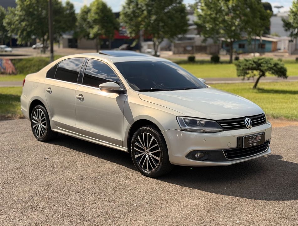 VolksWagen JETTA Highline 2.0 TSI 16V 4p Tiptronic