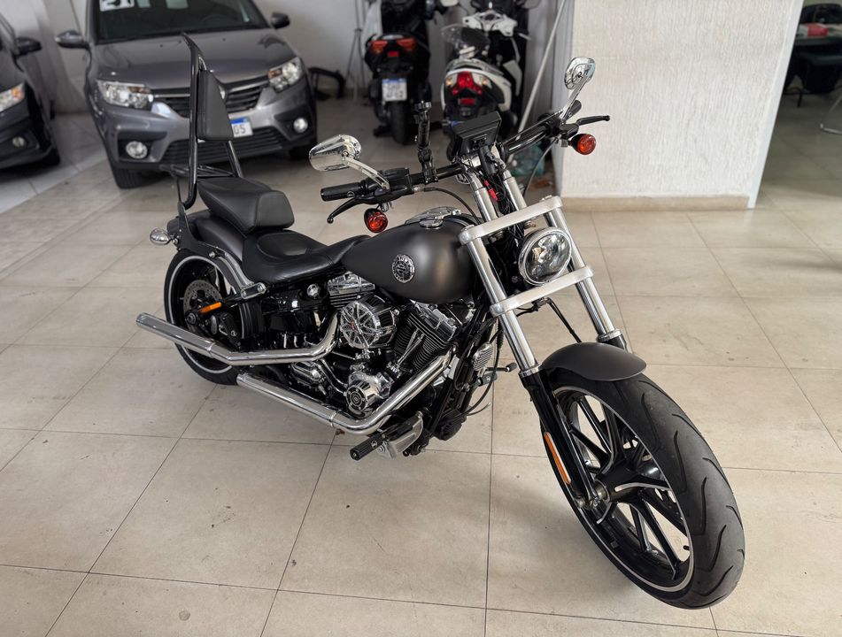 Harley SOFTAIL BREAKOUT FXSB