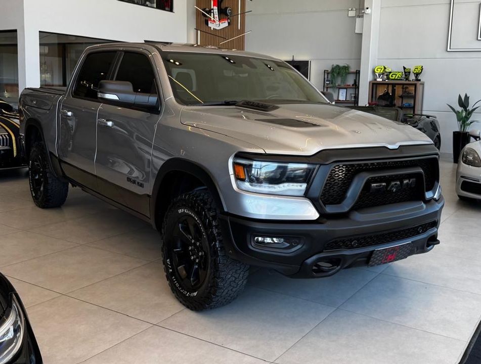 RAM 1500 REBEL 5.7 HEMI CD V8 4x4 Aut.