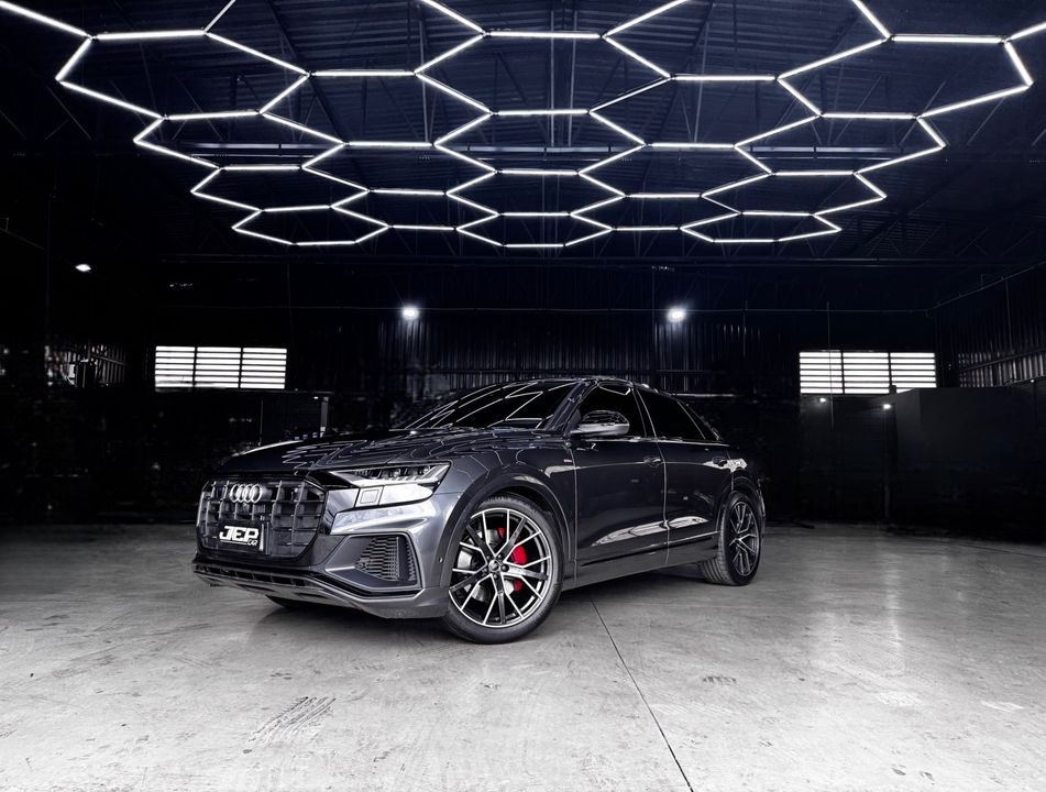 Audi Q8 Perf.Black 3.0 TFSI Quat. S-tr/(Híb.)