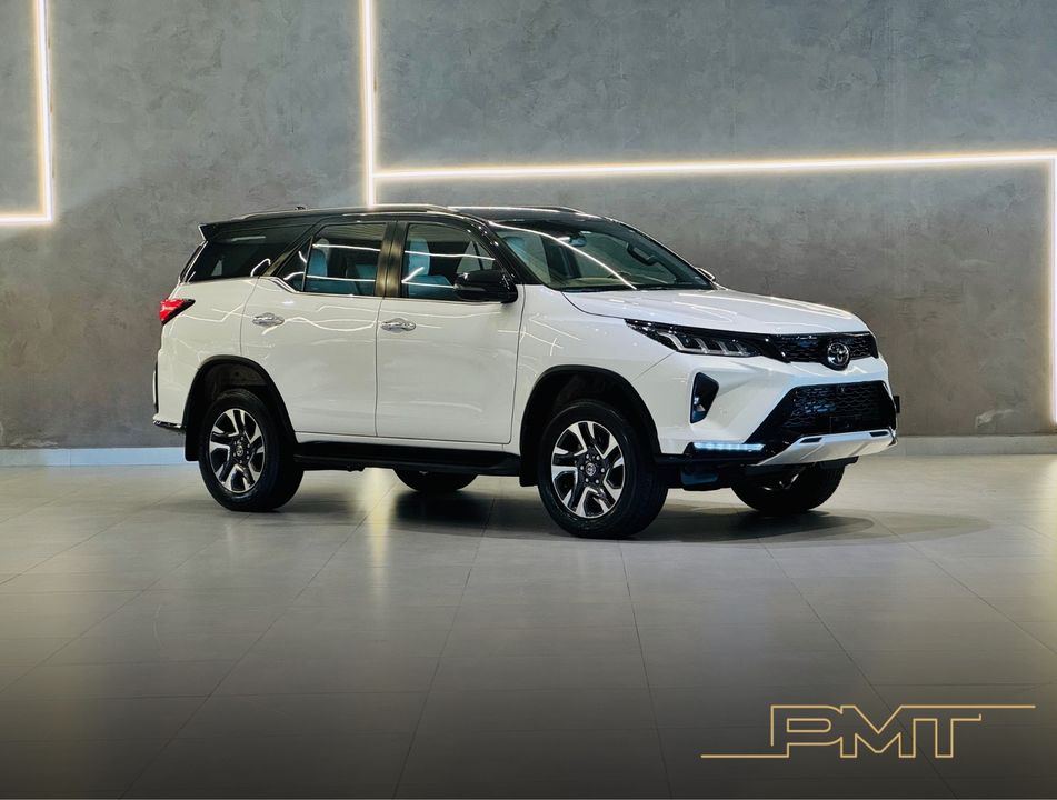 Toyota Hilux SW4 Diamond 2.8 TB 4x4 Die. Aut.