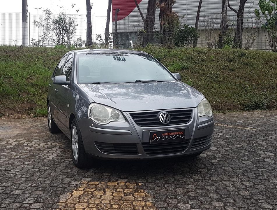 VolksWagen Polo Sedan 1.6 Mi Total Flex 8V 4p