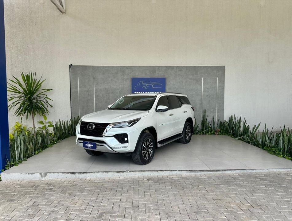 Toyota Hilux SW4 SRX 4x4 2.8 TDI 16V Dies. Aut.