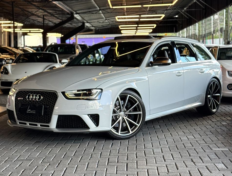 Audi RS4 4.2 Avant 32V FSI Quattro S-tronic