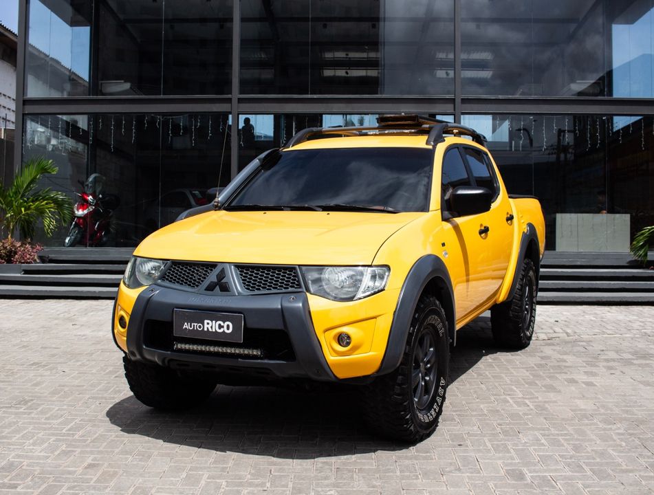 Mitsubishi L200 Triton Savana 3.2 CD TBI Dies. Mec.