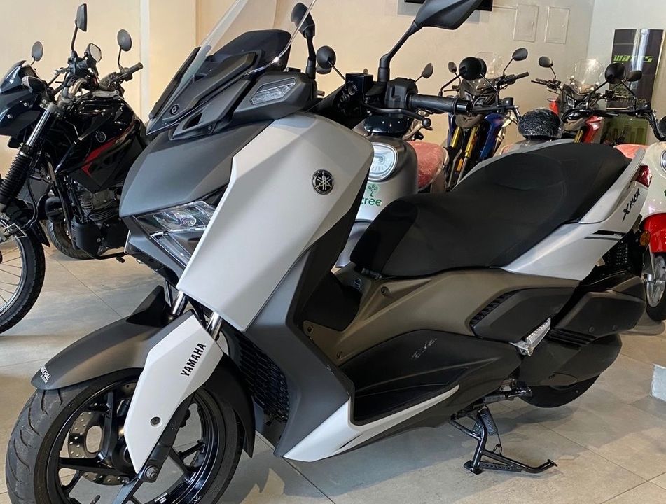 YAMAHA XMAX 250 CONNECTED 