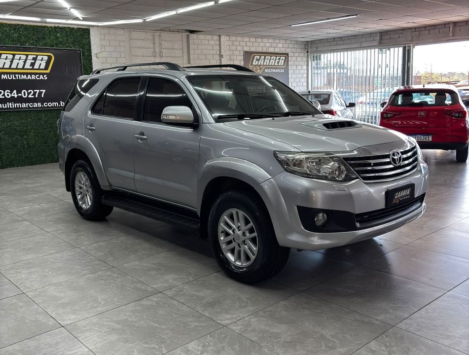 Toyota Hilux SW4 SRV D4-D 4x4 3.0 TDI Dies. Aut