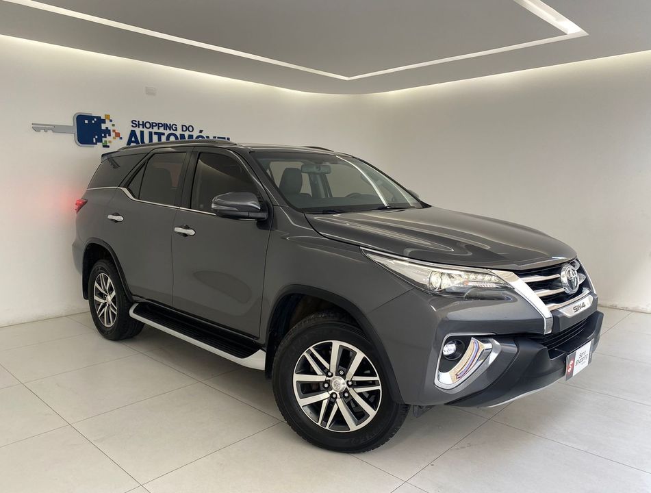 Toyota Hilux SW4 SRX 4x4 2.8 TDI 16V Dies. Aut.