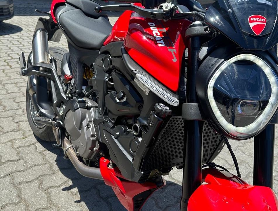 Ducati MONSTER 937cc