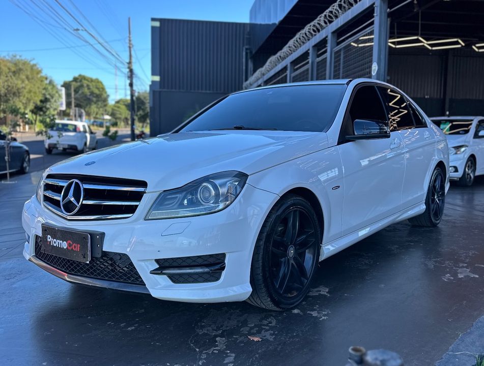 Mercedes C-180 CGI Sport 1.6 TB 16V 156cv Aut.